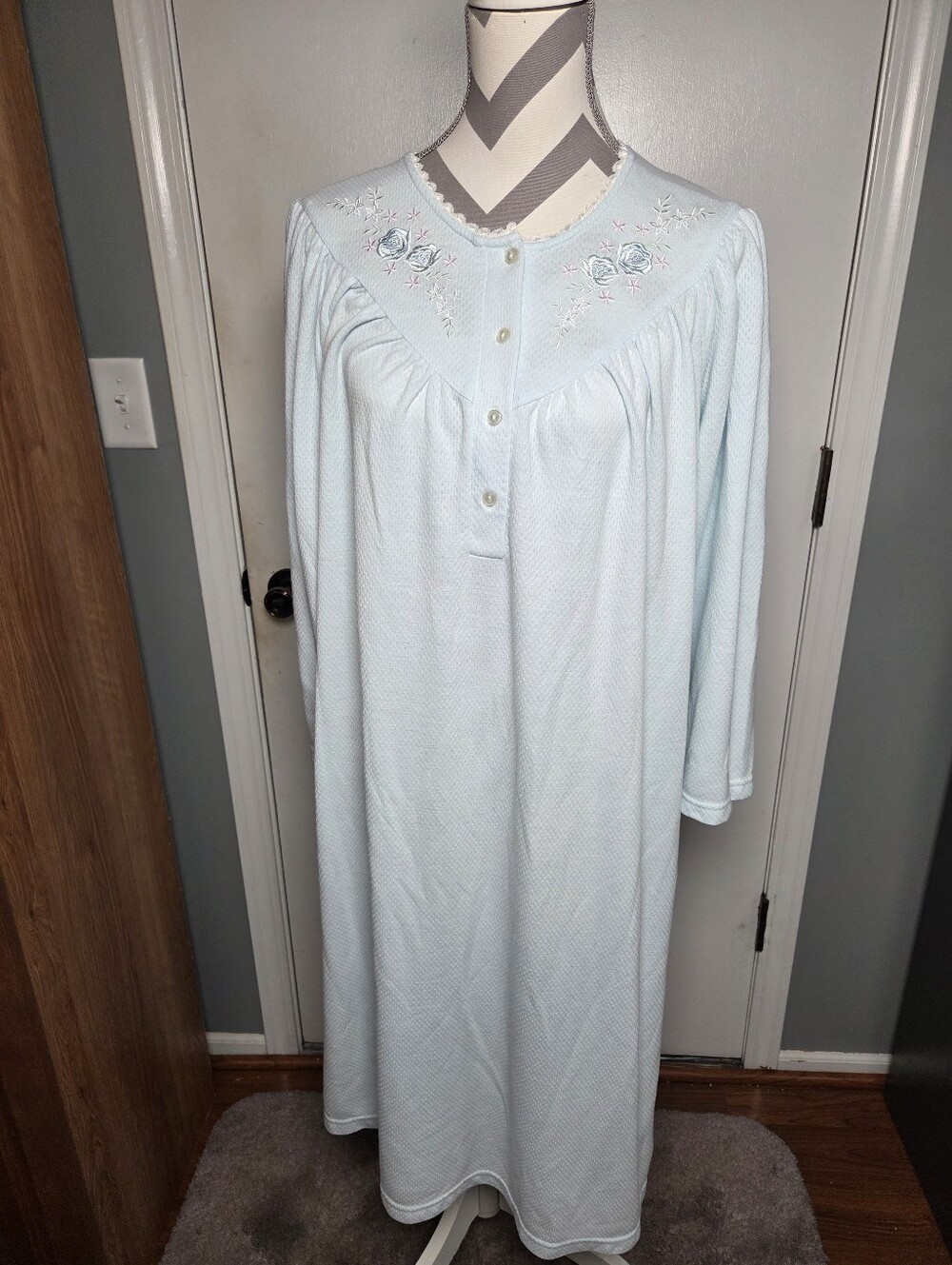 Miss Elaine Nightgown Sz L Long Sleeve Embroidered Bodice grandmacore